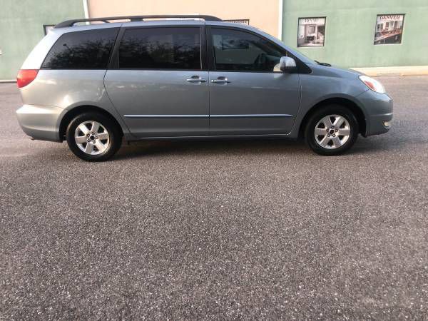 2004 Toyota Sienna Image 5