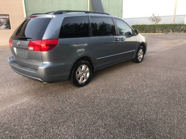 2004 Toyota Sienna Image 7