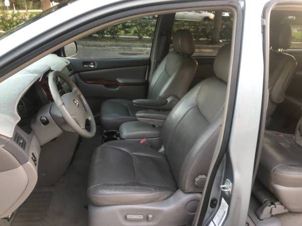 2004 Toyota Sienna Image 8