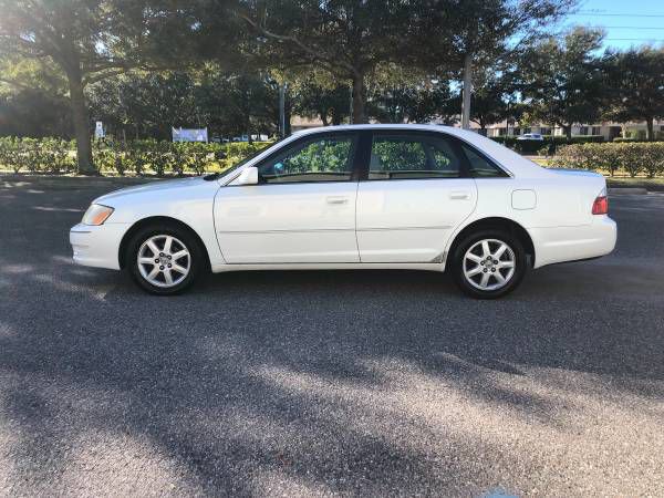 2004 Toyota Avalon Image 1