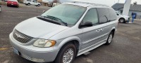 Image for 2001 Chrysler Town & Country Limited ID: 5083981