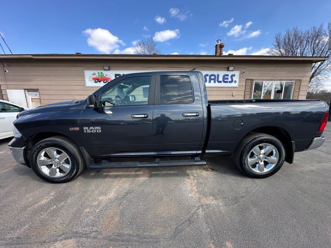 2016 RAM 1500 Image 2