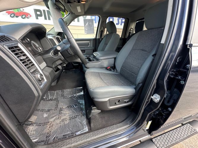 2016 RAM 1500 Image 10