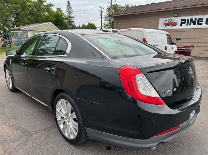 2014 Lincoln MKS Image 3