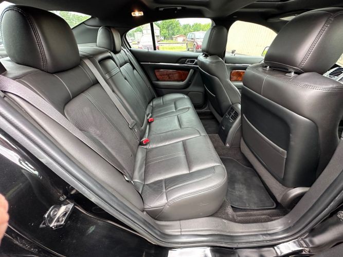 2014 Lincoln MKS Image 11