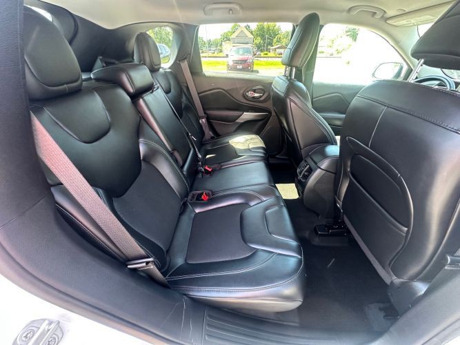 2020 Jeep Cherokee Image 13