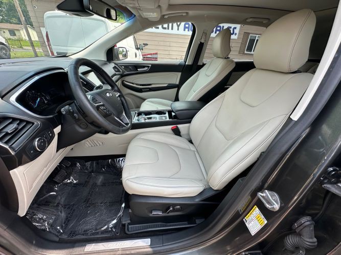 2019 Ford Edge Image 11