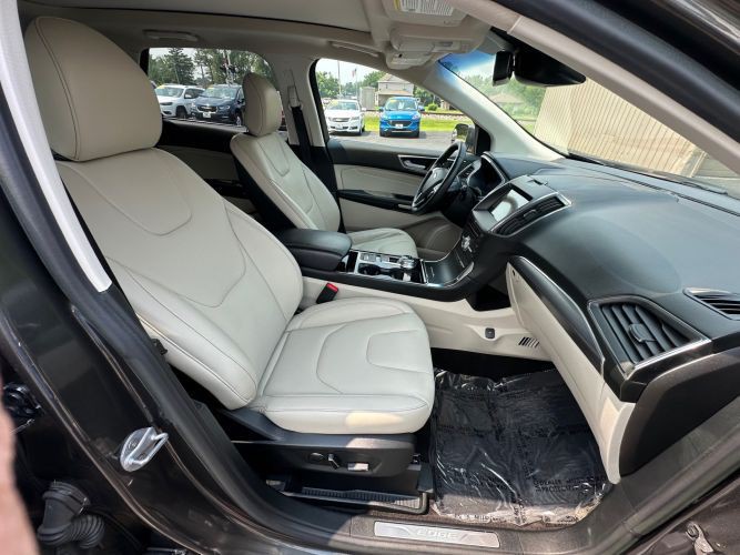 2019 Ford Edge Image 14