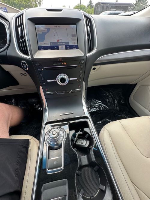 2019 Ford Edge Image 17