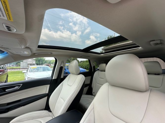 2019 Ford Edge Image 18