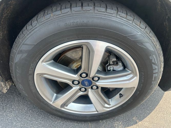 2019 Ford Edge Image 19