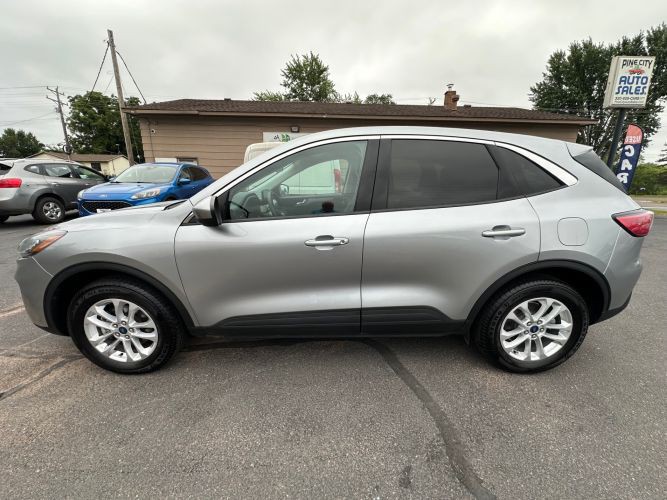 2021 Ford Escape Image 2