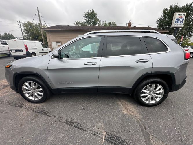 2017 Jeep Cherokee Image 2