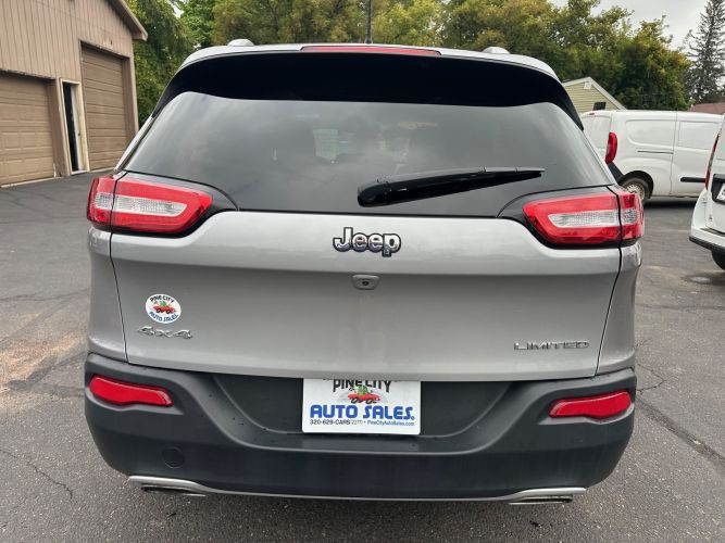 2017 Jeep Cherokee Image 4