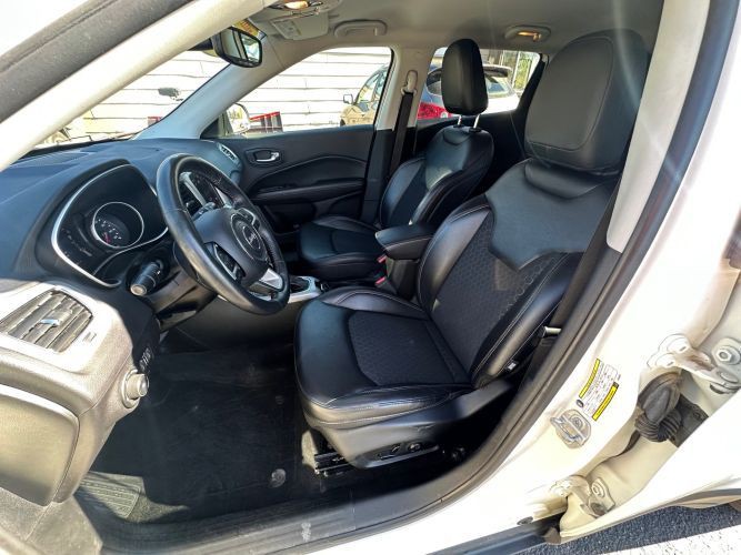 2018 Jeep Compass Image 11