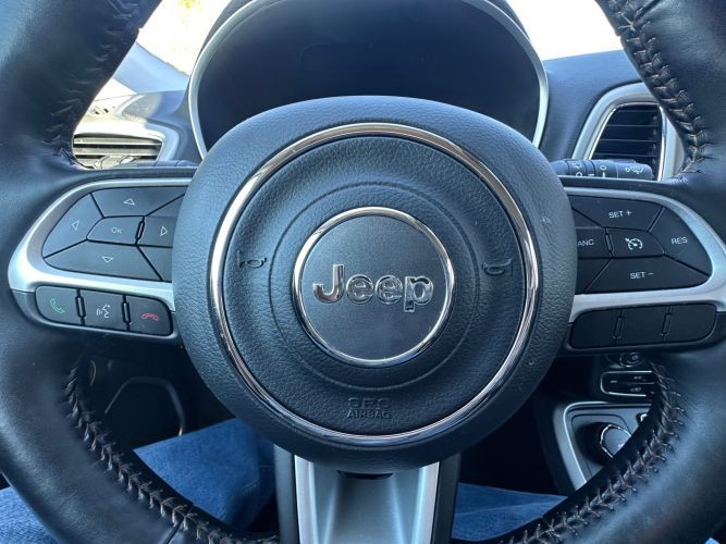 2018 Jeep Compass Image 16