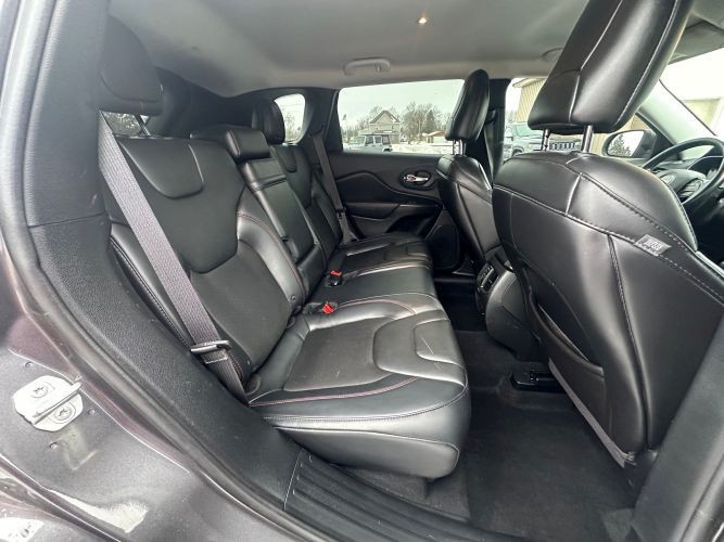 2019 Jeep Cherokee Image 13