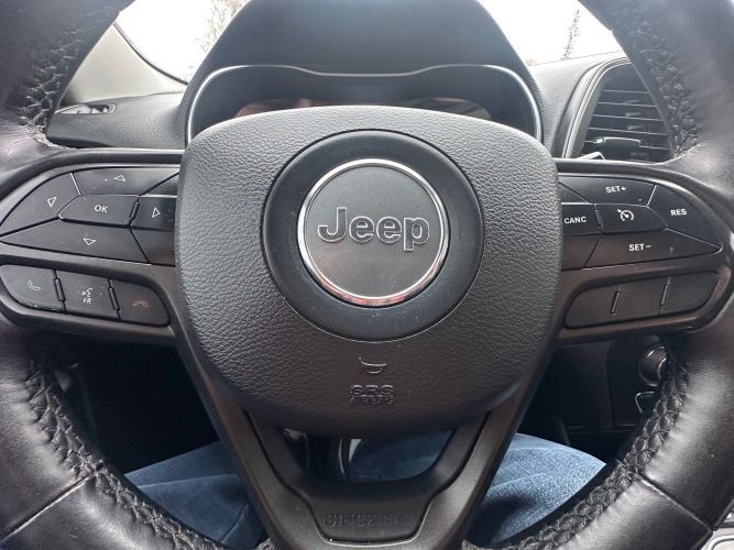 2019 Jeep Cherokee Image 17