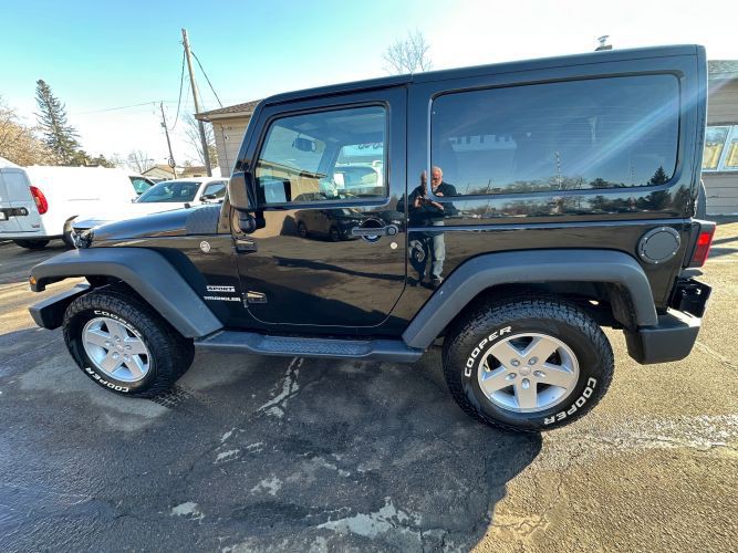2017 Jeep Wrangler Image 2