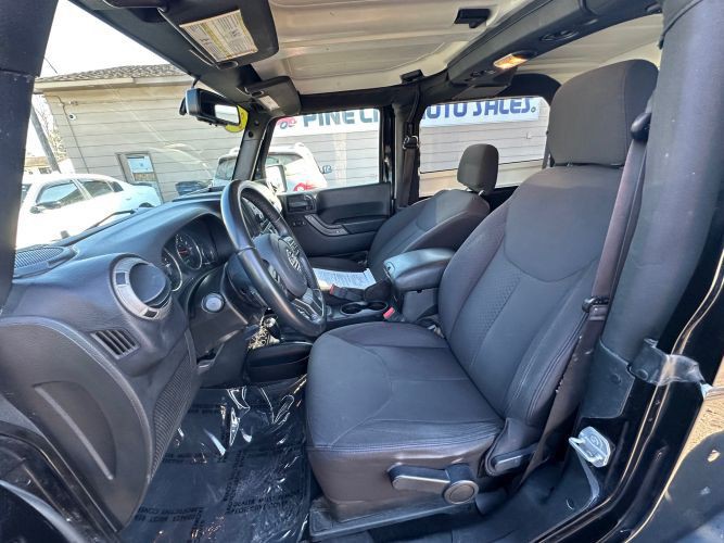 2017 Jeep Wrangler Image 11