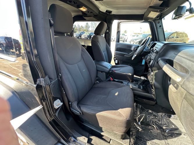 2017 Jeep Wrangler Image 14