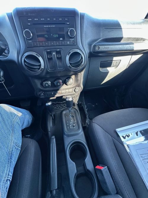 2017 Jeep Wrangler Image 17