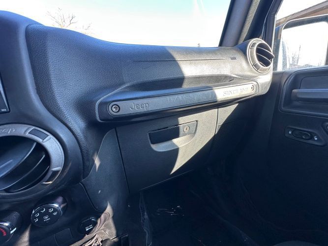 2017 Jeep Wrangler Image 18