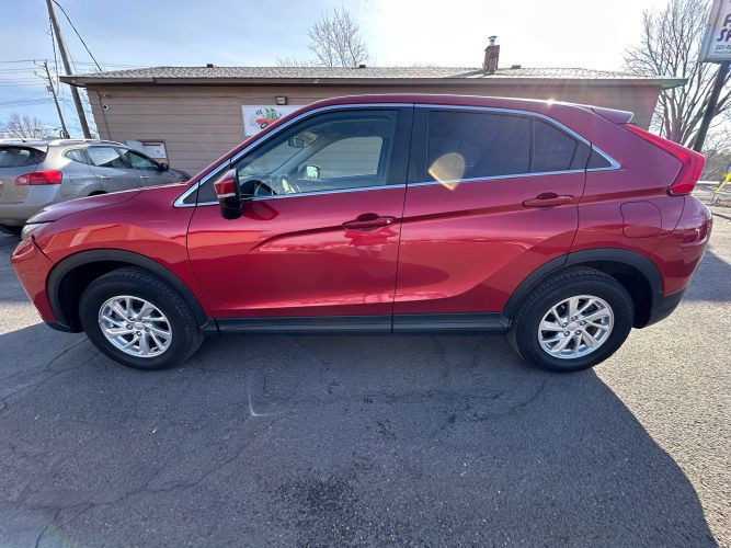 2018 Mitsubishi Eclipse Image 2