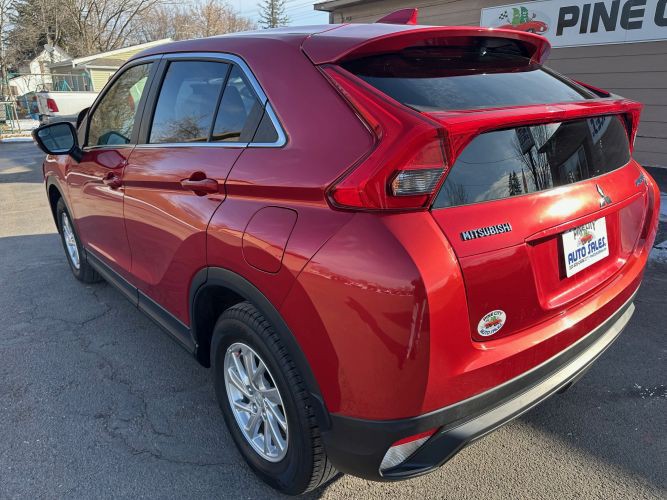 2018 Mitsubishi Eclipse Image 3