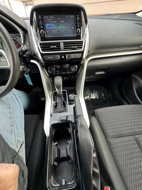 2018 Mitsubishi Eclipse Image 17