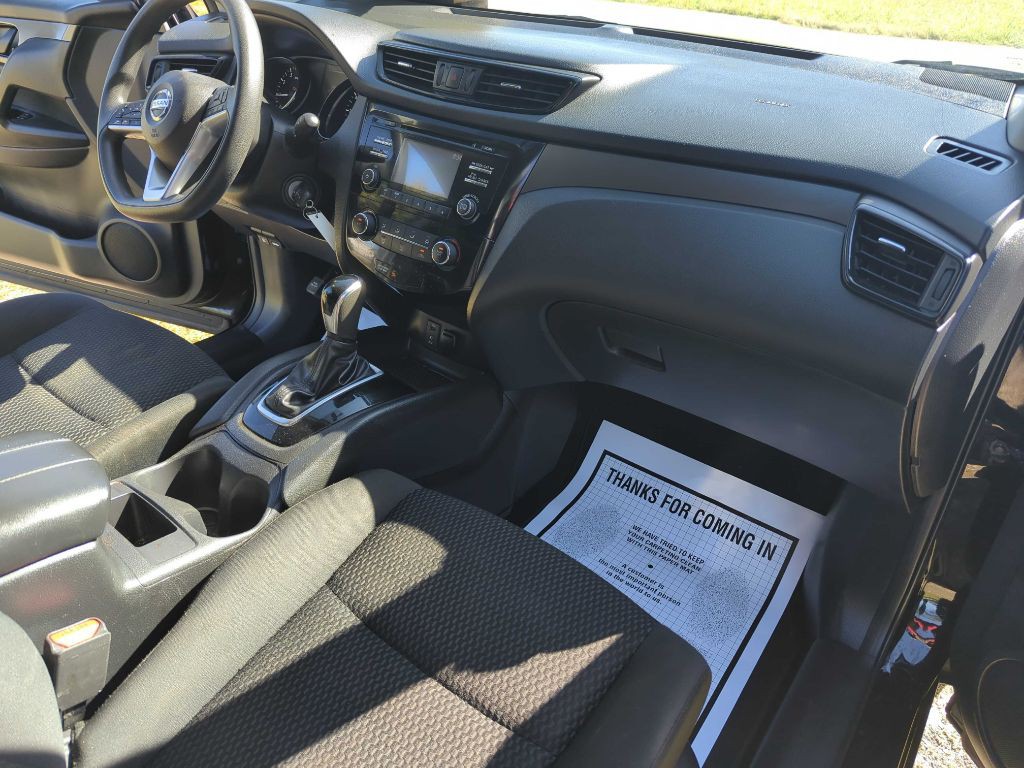 2017 Nissan Rogue Image 11