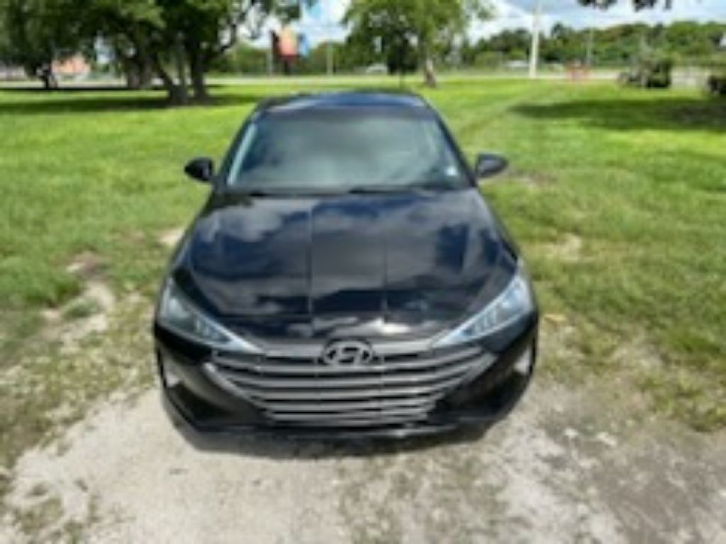 2020 Hyundai Elantra Image 3