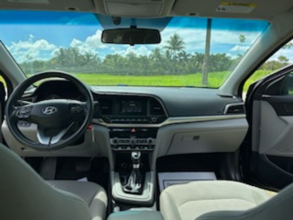 2020 Hyundai Elantra Image 8