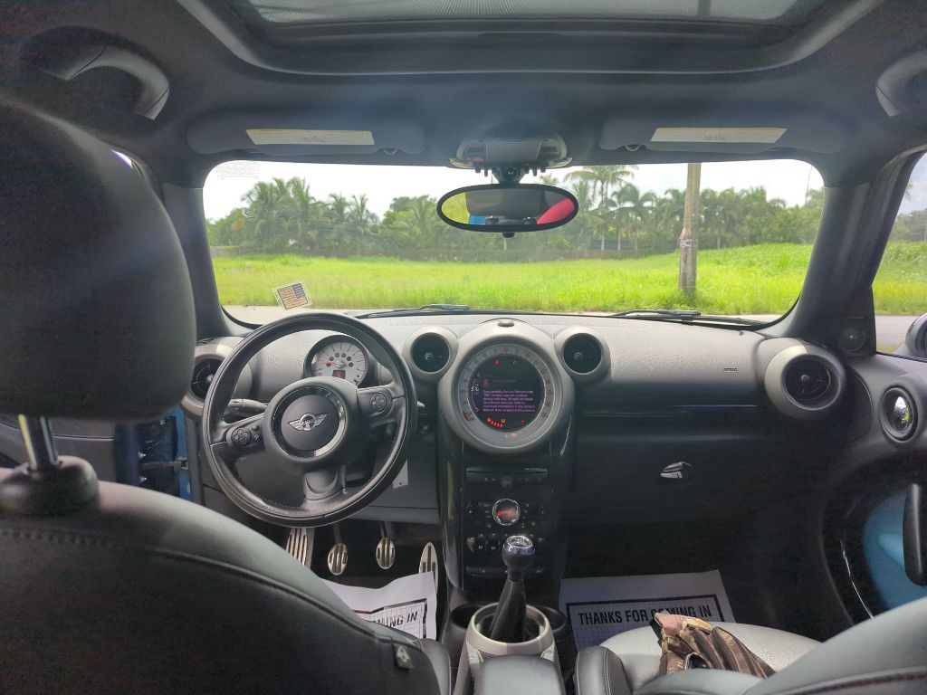 2011 MINI Cooper Image 11