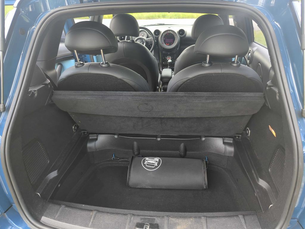 2011 MINI Cooper Image 14