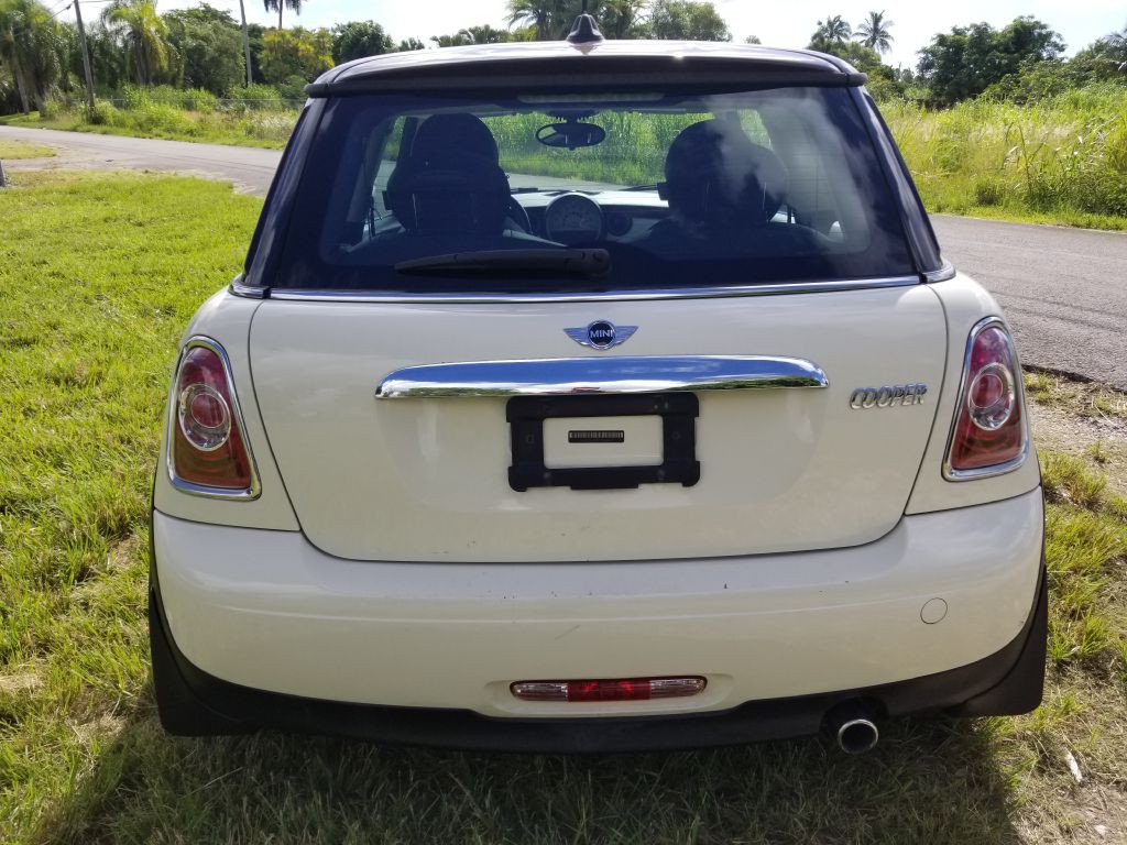 2013 MINI Cooper Image 4