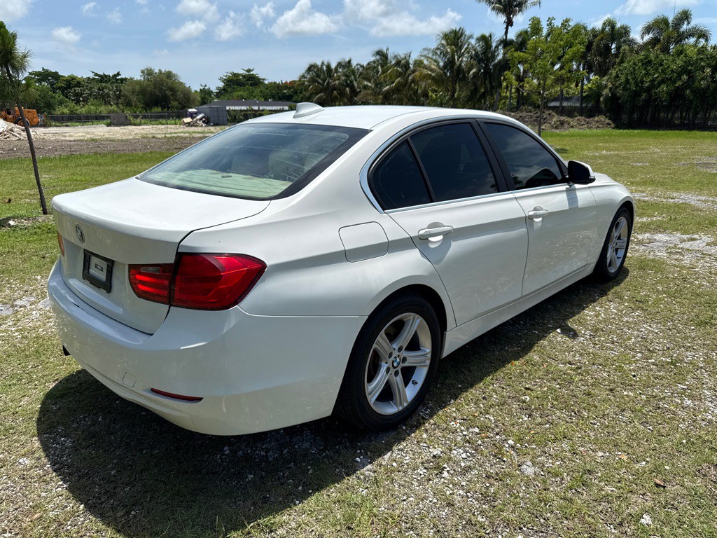 2015 BMW 3 Series Image 5