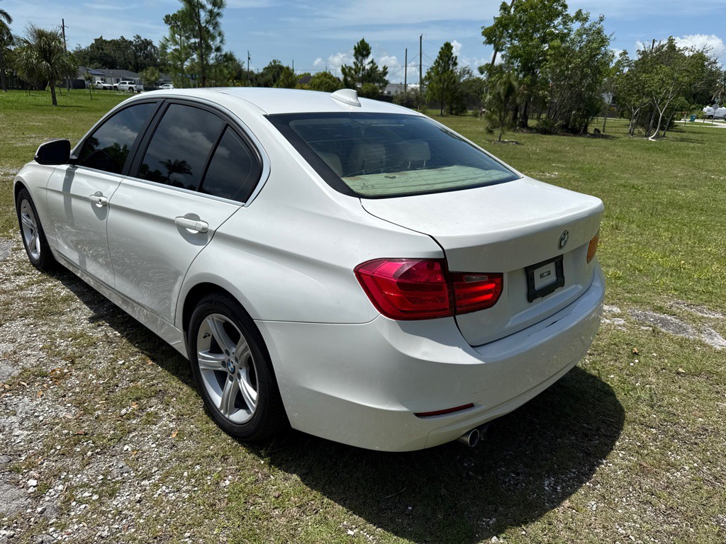2015 BMW 3 Series Image 7
