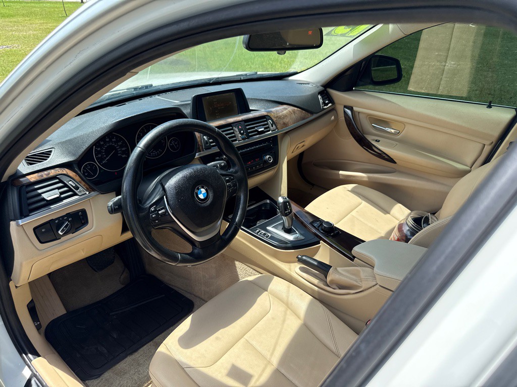 2015 BMW 3 Series Image 8