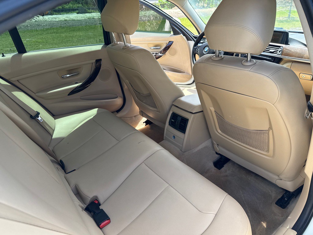 2015 BMW 3 Series Image 10