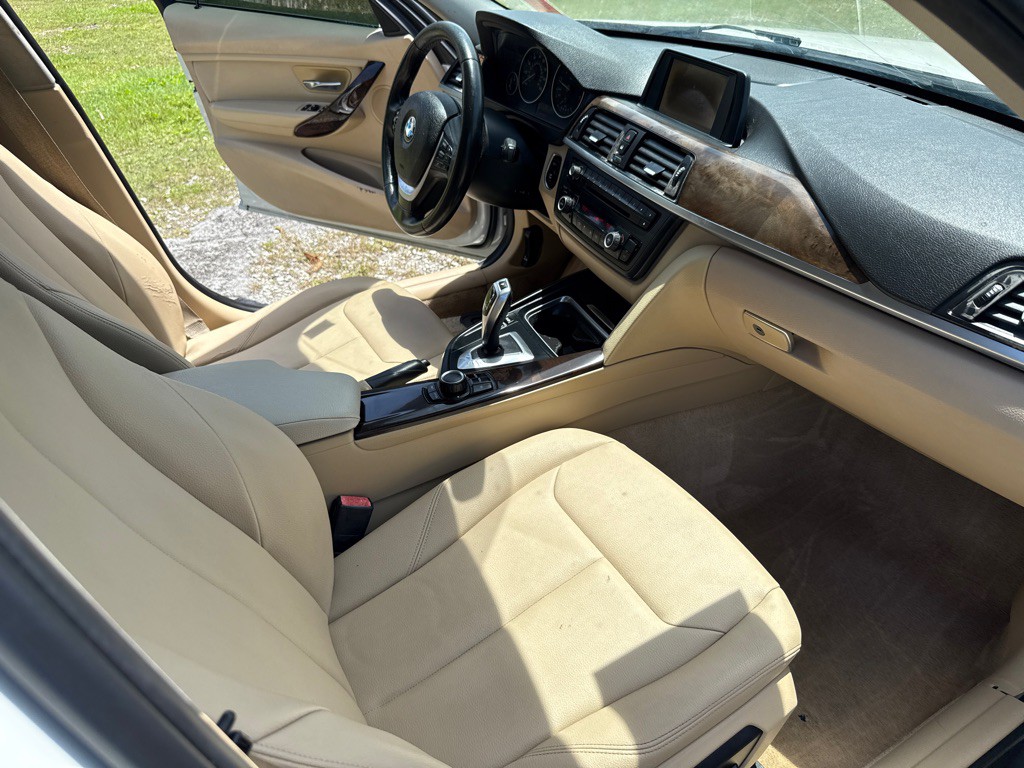 2015 BMW 3 Series Image 11