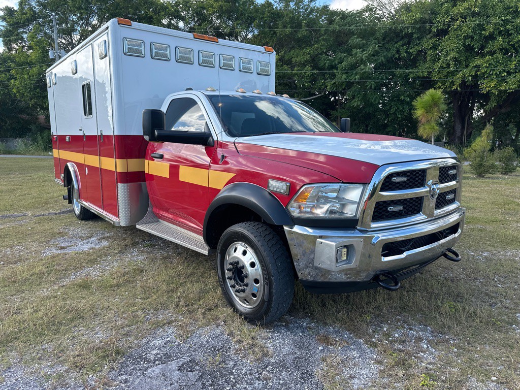 2015 RAM 5500 Image 3