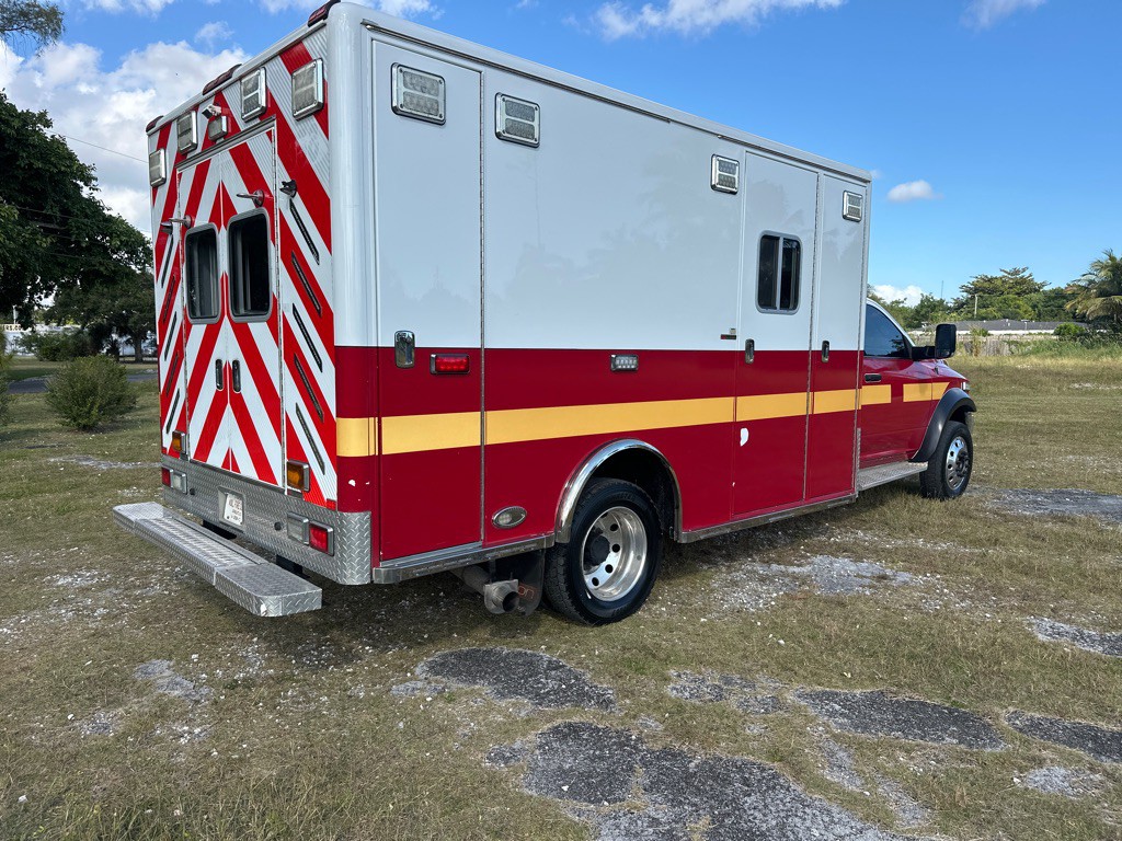 2015 RAM 5500 Image 4