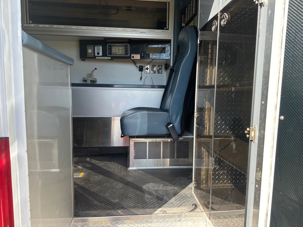 2015 RAM 5500 Image 9