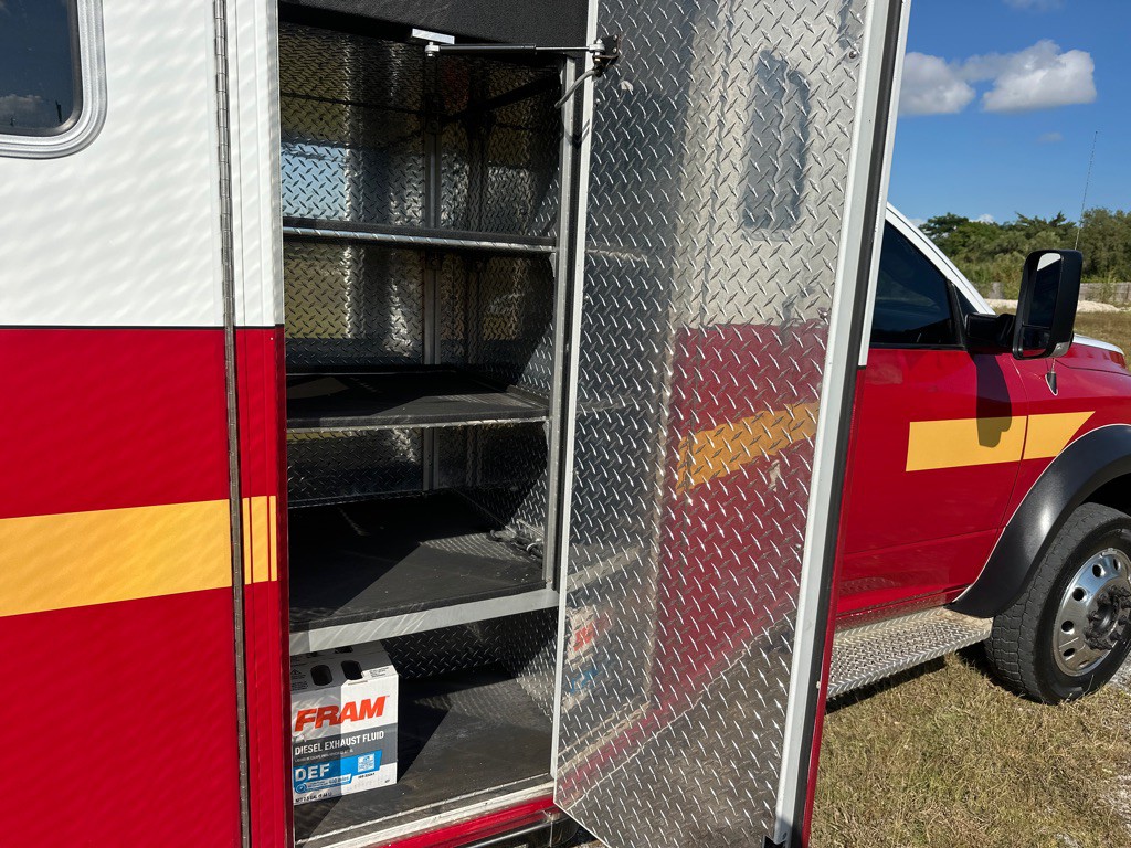 2015 RAM 5500 Image 13