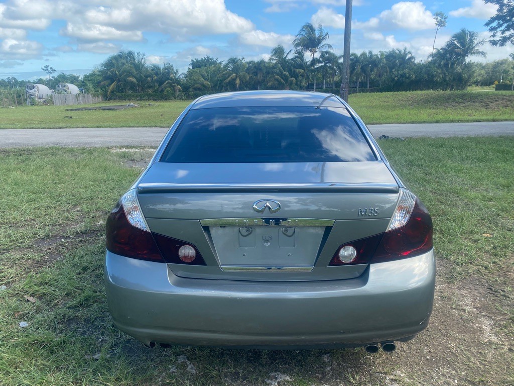 2007 INFINITI M35 Image 9