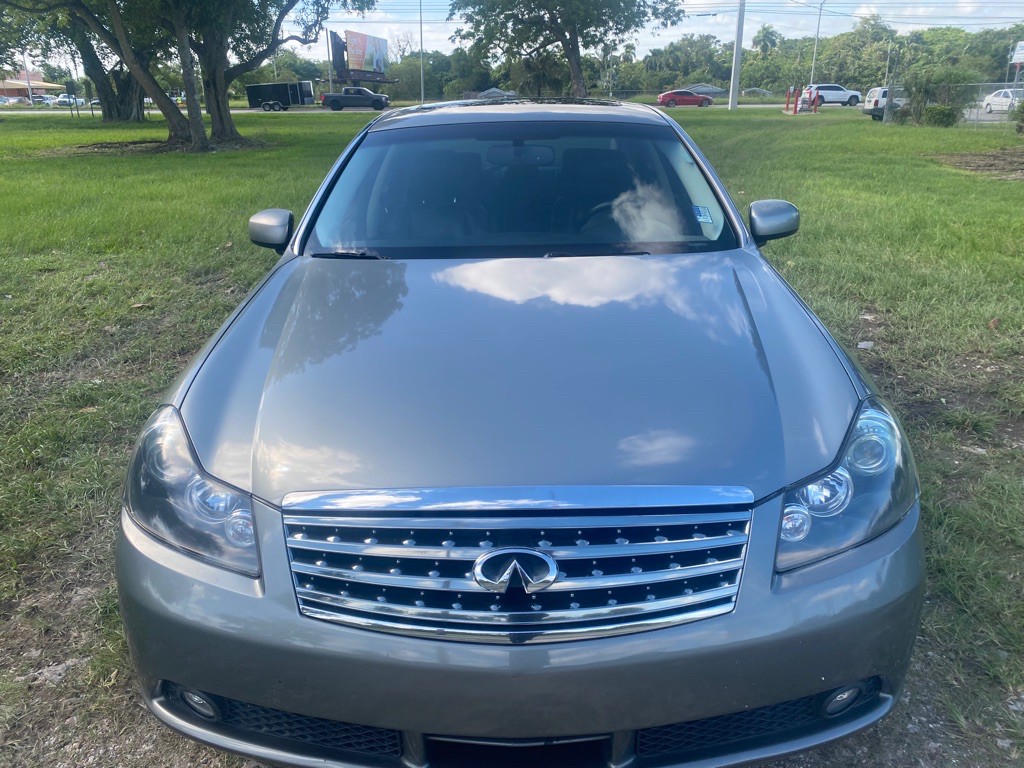 2007 INFINITI M35 Image 2