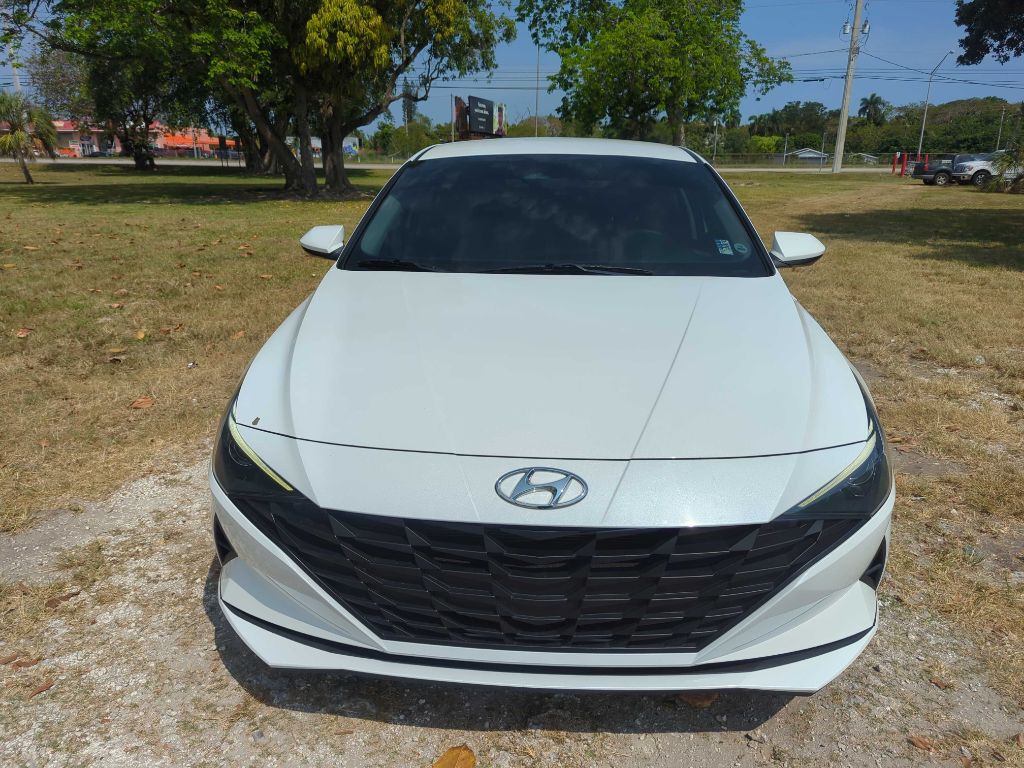 2021 Hyundai Elantra Image 2