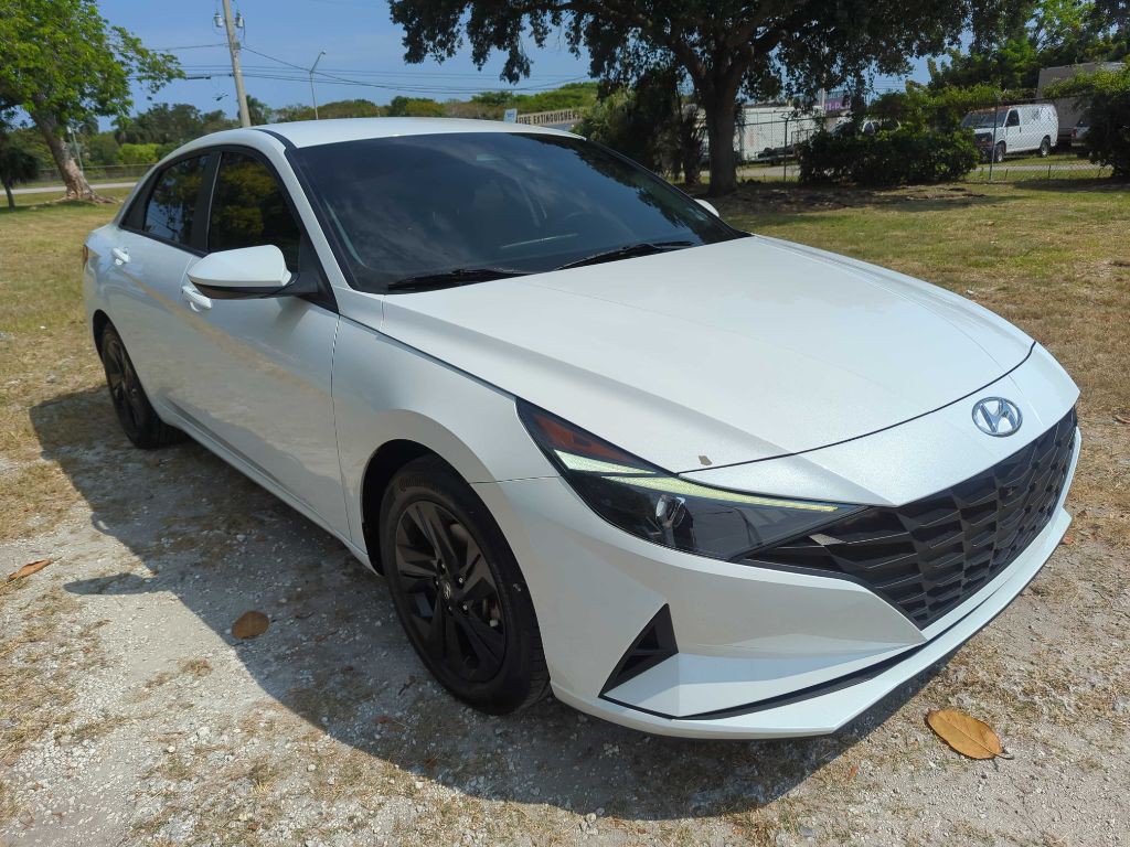 2021 Hyundai Elantra Image 3