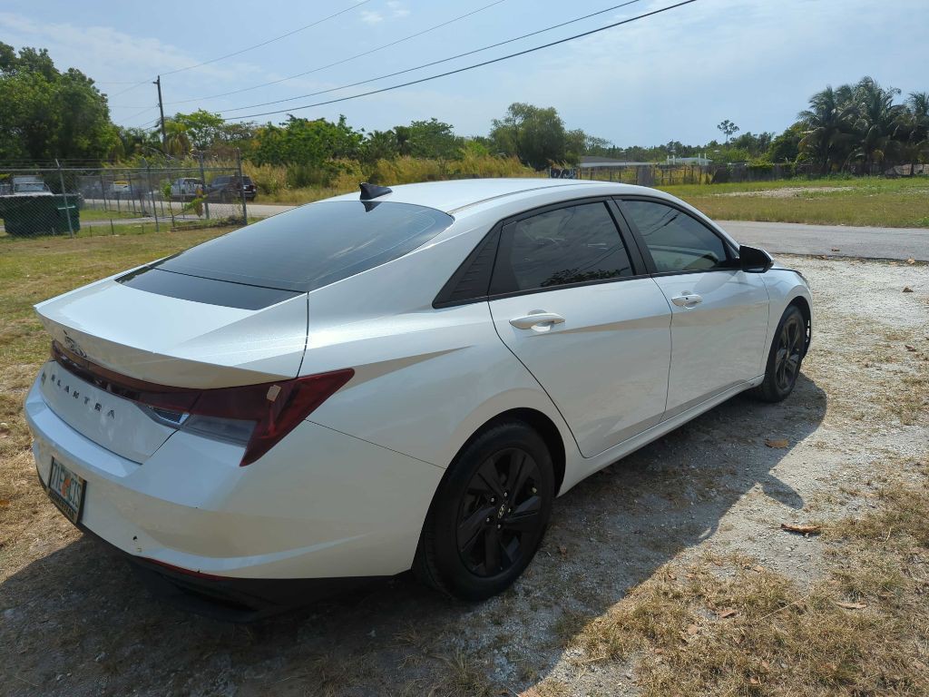 2021 Hyundai Elantra Image 4